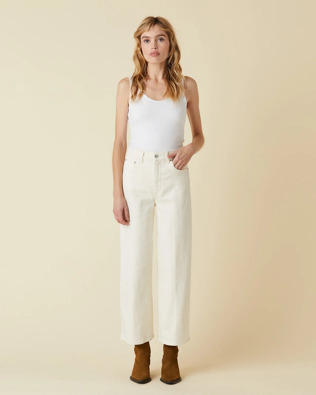 Juliette Wideleg in White